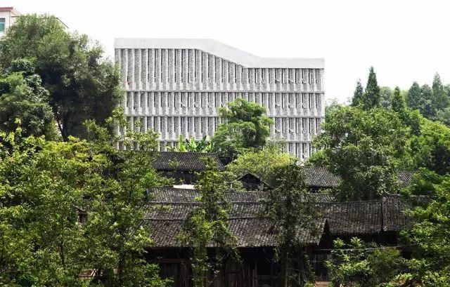 香港大學(xué)建筑設(shè)計(jì)