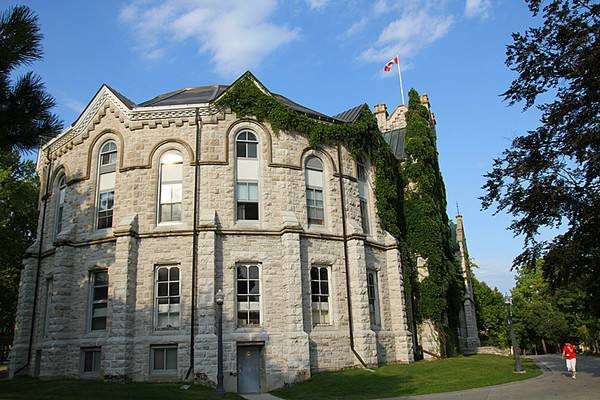 英國金斯頓大學排名
