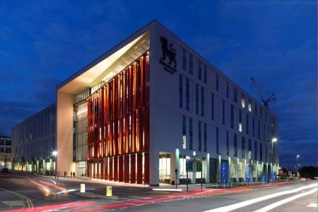 英國伯明翰城市大學(xué)學(xué)費及申請條件