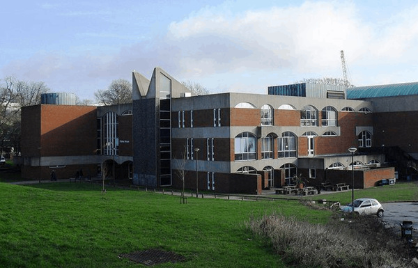 sussex大學(xué)世界排名第幾？